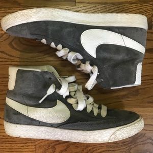 EUC Nike women’s high tops